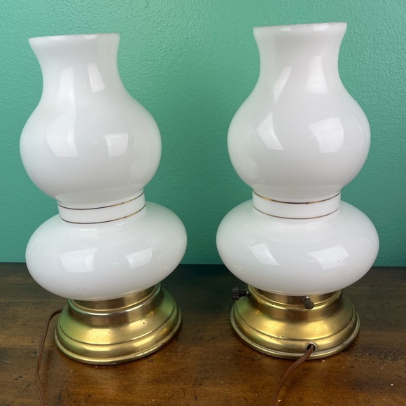 Vintage Pair 50s Milk Glass Hand Painted Table Boudoir Lamps 10 1/2" Electric - Picture 7 of 10